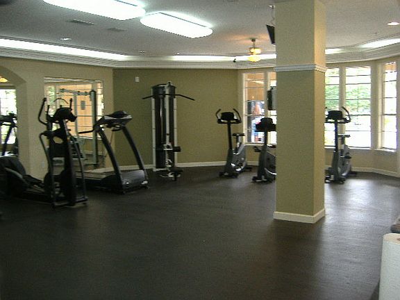 4th image of 7220 Westpointe Blvd APT 1422