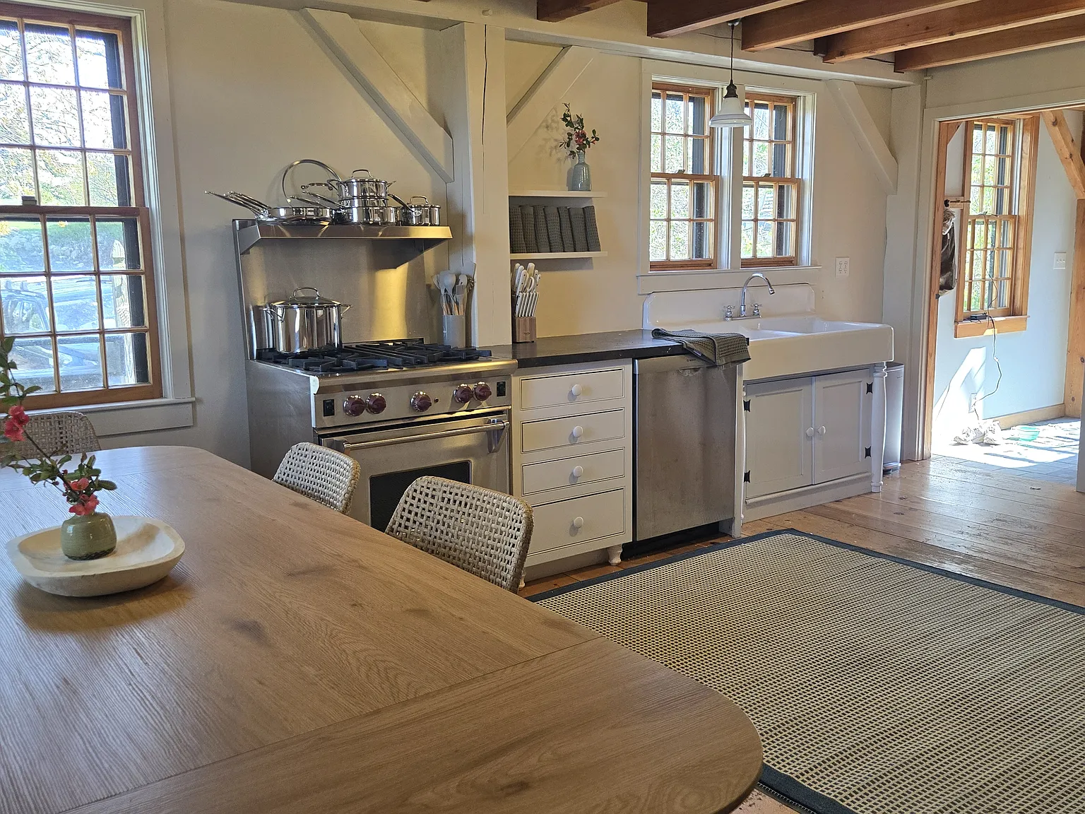 3 bed, 1.5 bath, 1904 sqft, $5,250 — Photo 4