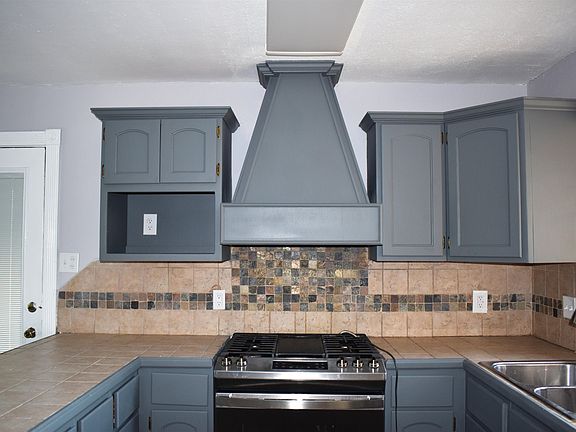 2nd image of 3313 Cortez St