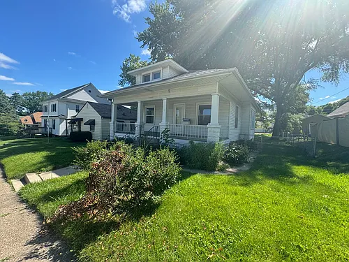 440 43rd St Photo 1