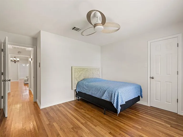1000 Raven Bend Ct — Photo 30