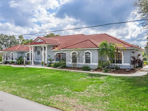 349 Anderson St NE, Lake Placid, FL 33852