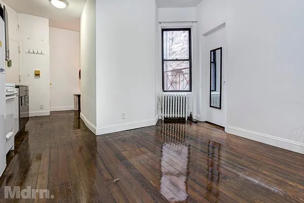 Rented by Mdrn Residential | media 23