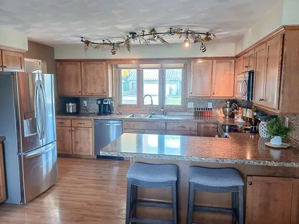 2128 W Seneca Dr, Appleton, WI 54914