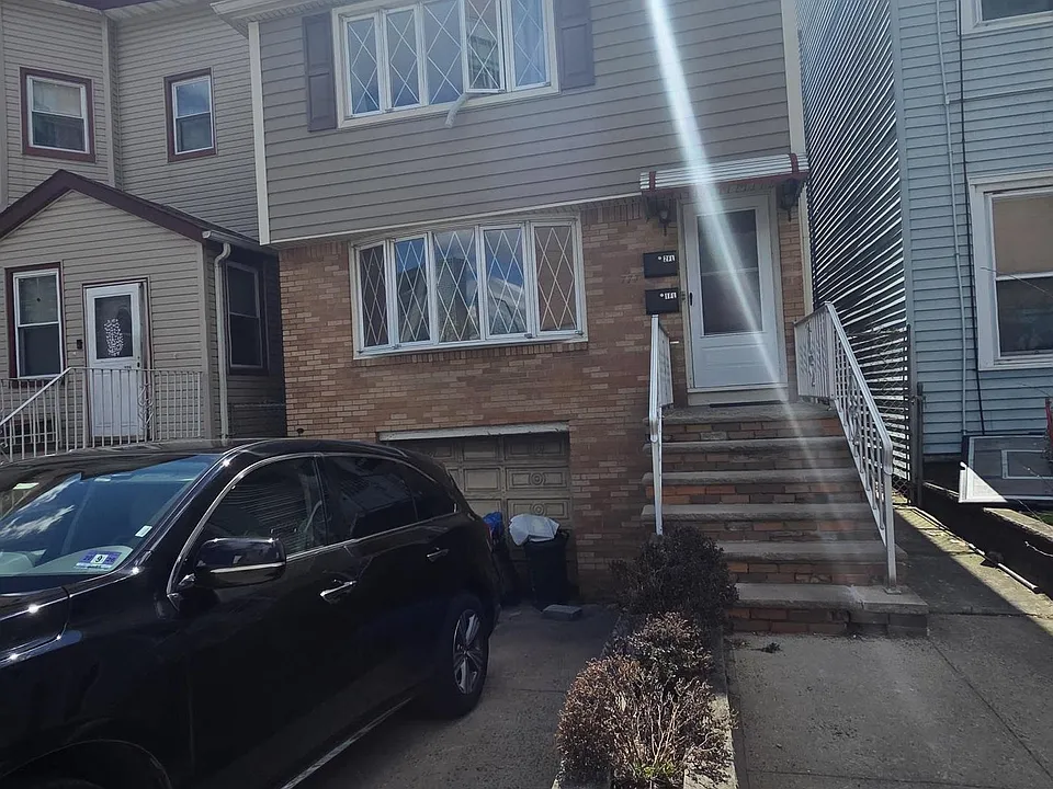 777 Montgomery St #1