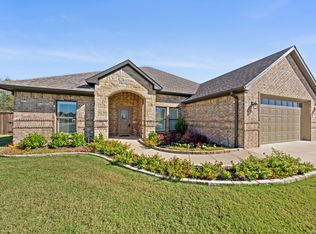 535 Limestone Cir, Mabank, TX 75147