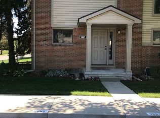 3887 Old Creek Rd #1, Troy, MI 48084