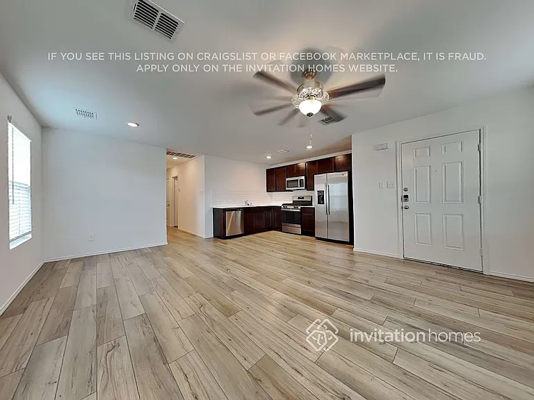 3220 Crestone Dr — Photo 3