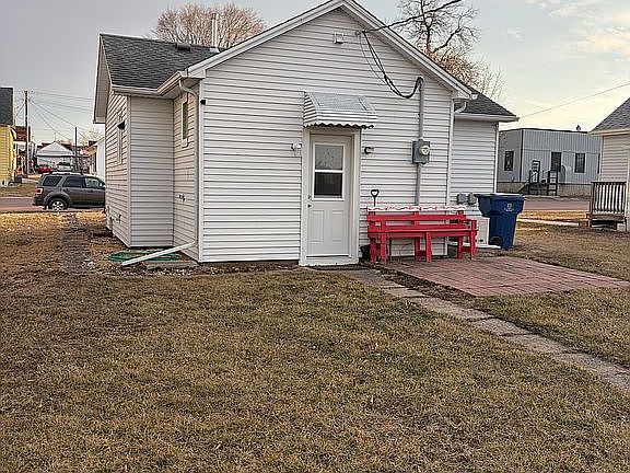 4th image of 802 State St