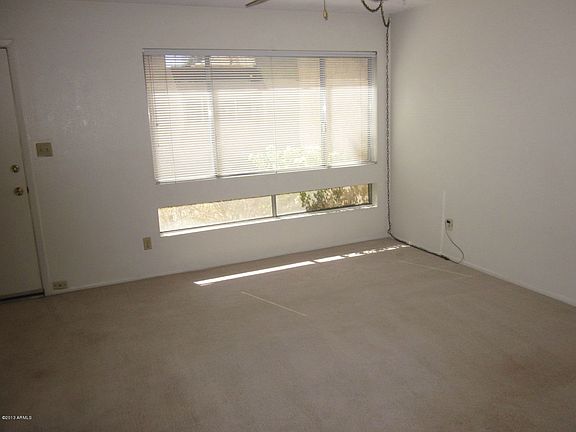 2nd image of 2221 W Farmdale Ave Unit 18