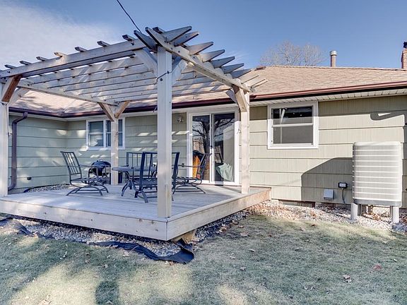 5th image of 6214 Newton Ave S