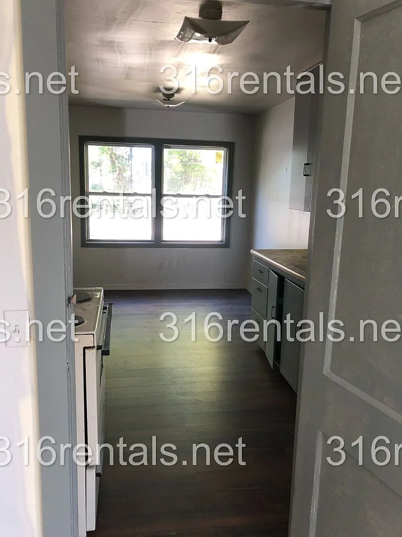 $650 - 1 bed 1 bath - Single Family Home — Photo 3
