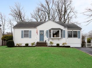 8 Nelson Cir, East Brunswick, NJ 08816