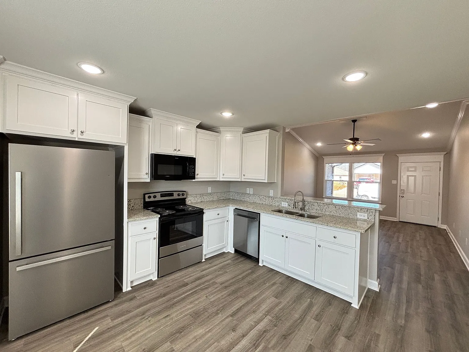 607 Timberline Rd — Photo 2