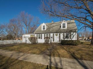 936 Oakwood Ave, Des Plaines, IL