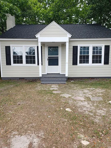 1004 Laurel St Photo 1