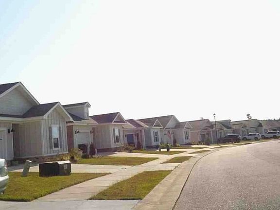 Exterior Neighborhood (street photo)