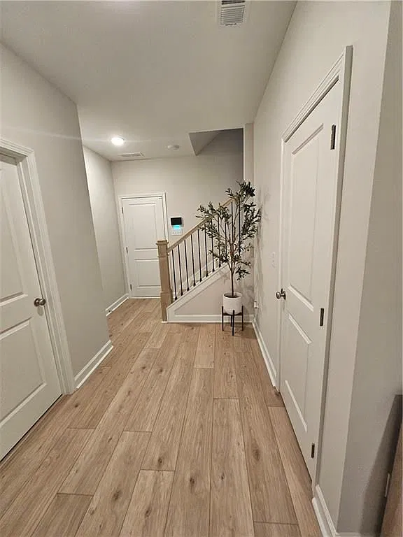 3 bed, 4.0 bath, 2036 sqft, $2,800 — Photo 3