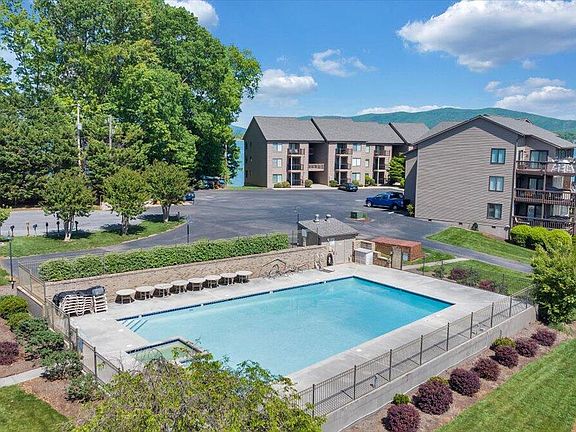 2nd image of 620 Montevista Rd #602