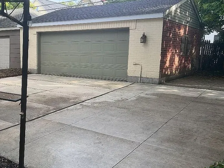 84 Manchester Pl #LOWER — Photo 16