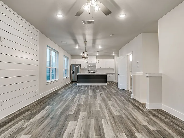 3145 Forest Park Blvd — Photo 21