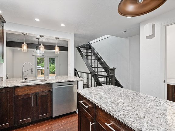 4th image of 1120 Highland Ave