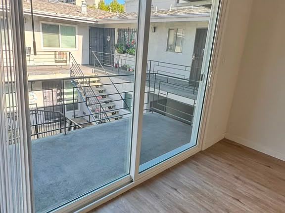 3rd image of 15470 Moorpark St APT 14