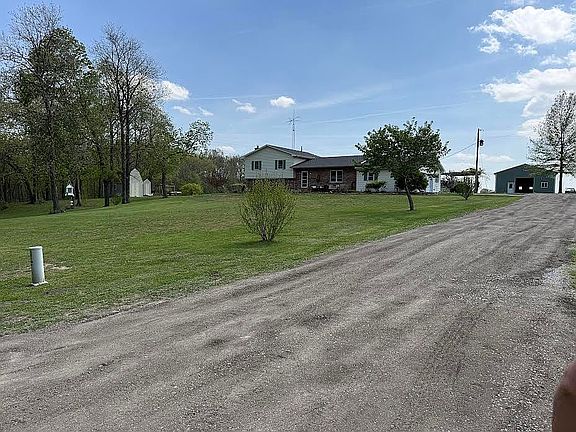 3rd image of 1710 Paradise Rd