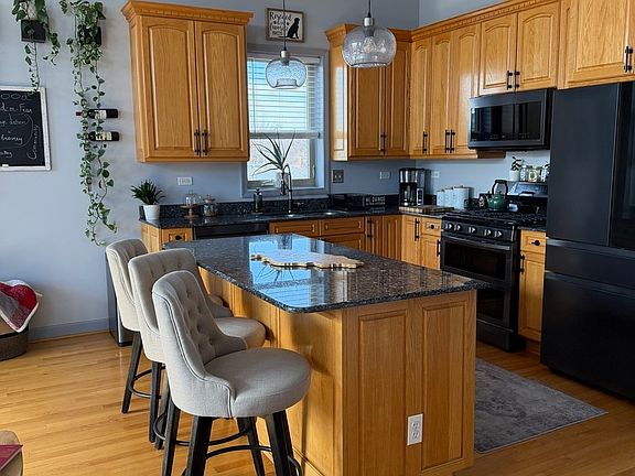 3rd image of 3446 W Bryn Mawr Ave #3