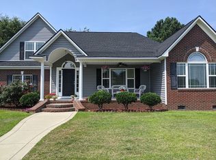 1702 Secretariat Pl, Hope Mills, NC 28348