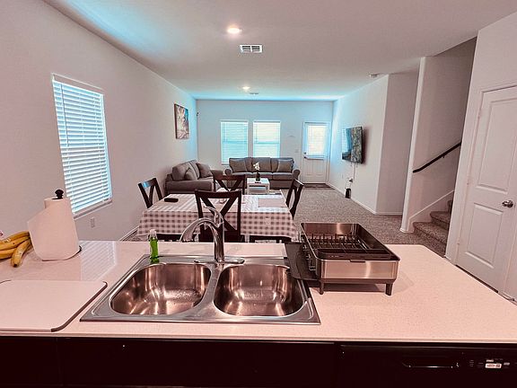 5th image of 2705 Louris Ln