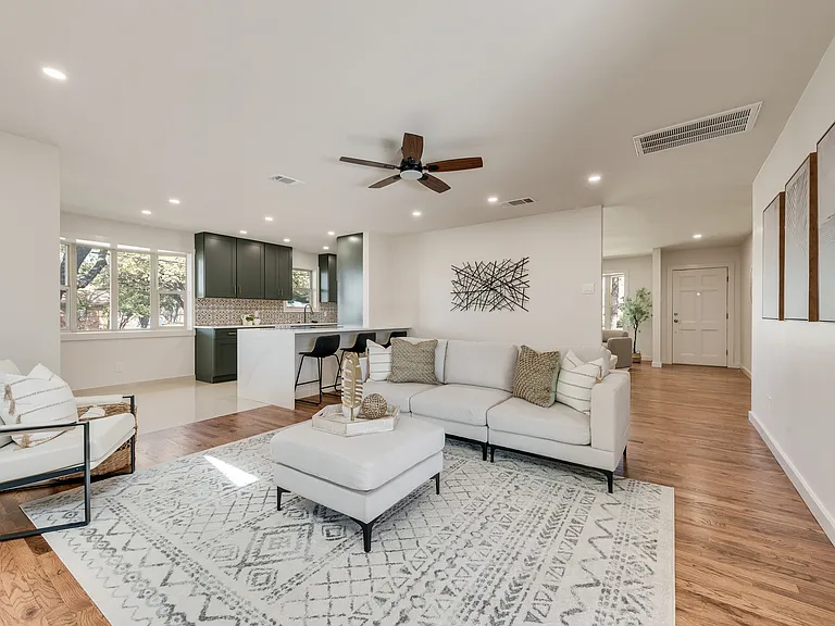 3106 Sharpview Ln — Photo 8