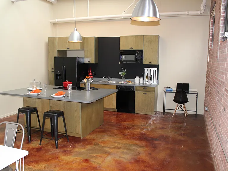 Helix Realty- The Original SOHO LOFTS — Photo 39