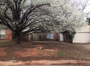 517 Foxfire Rd, Edmond, OK 73003