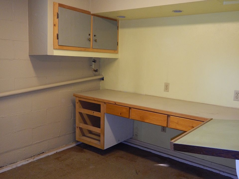 2nd image of 1822 Maplewood Ave