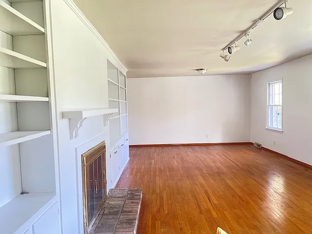 100 Middleton Ct — Photo 4
