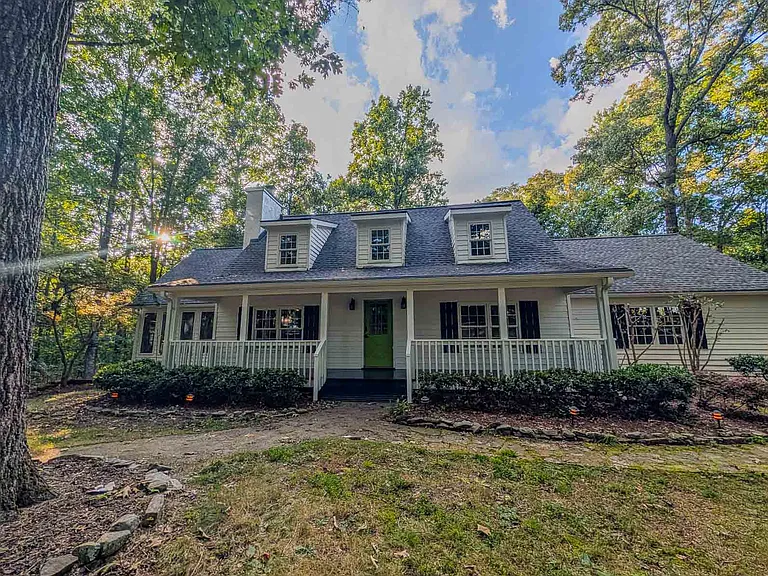 1975 Pilgrim Rd — Photo 1
