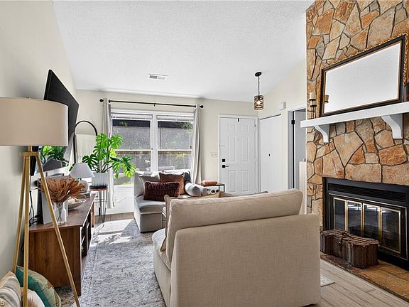 4th image of 204 Tabor View Ln