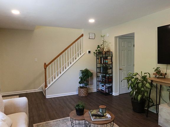 3rd image of 3175 Kirklevington Dr #248
