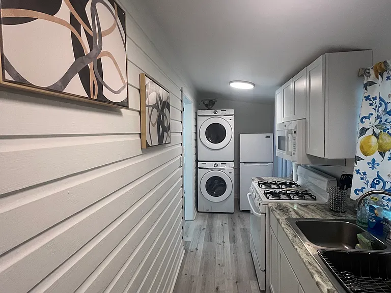 1095 Columbus St #A — Photo 18