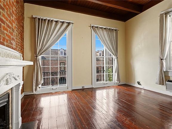 4th image of 1210 Chartres St #6