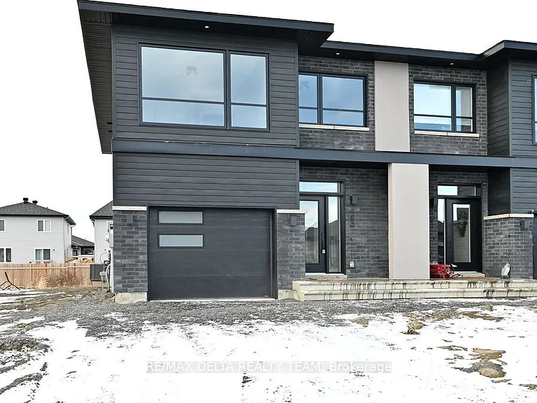 463 Denis St — Photo 1