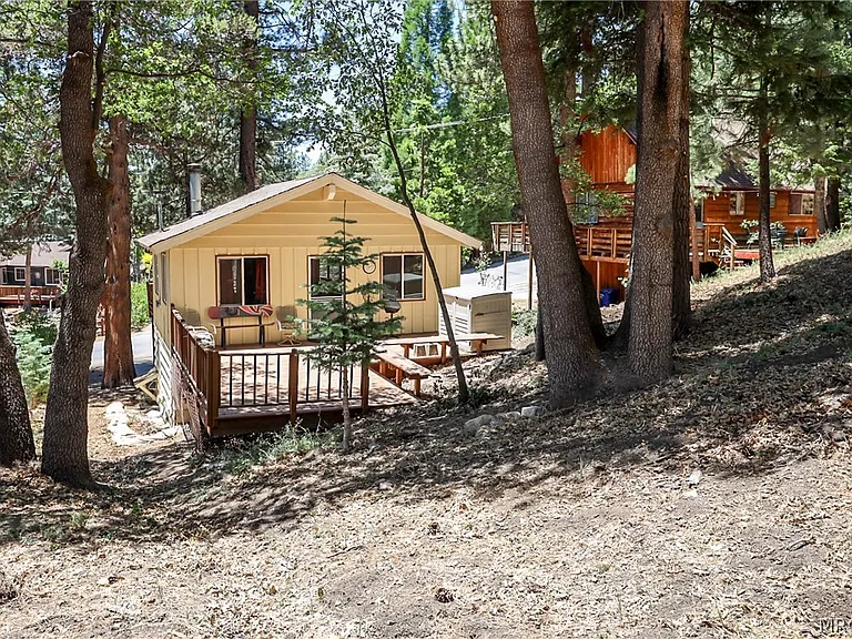 921 Menlo Dr — Photo 14