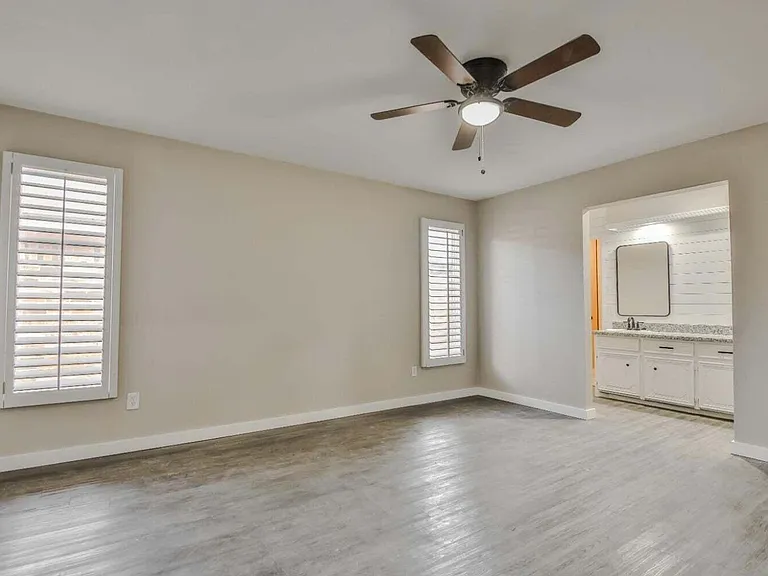 8007 Elmwood Ave — Photo 10