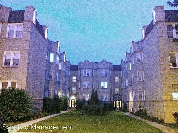 3rd image of 6545 N Francisco Ave APT 1A