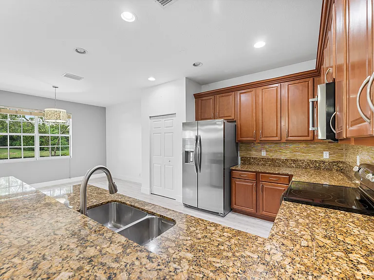 6752 Osage Cir — Photo 29