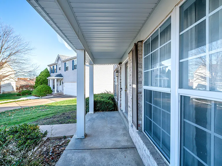 18 Pineview Valley Ct — Photo 5