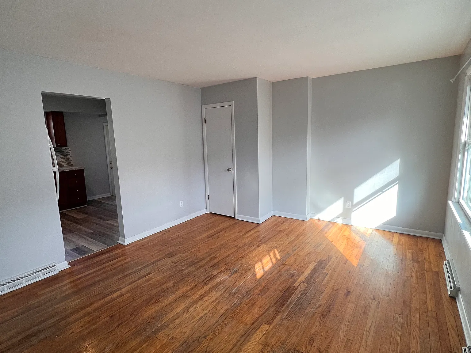 2 bed, $900 — Photo 2