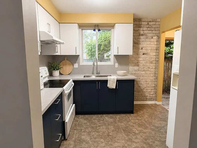 120 Northgate Dr — Photo 3