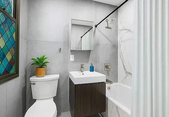 5th image of 220 Franklin St #3